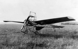 Vic's monoplane complete at Grange in 1910.